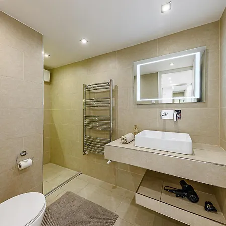 St Stephen Luxury شقة *